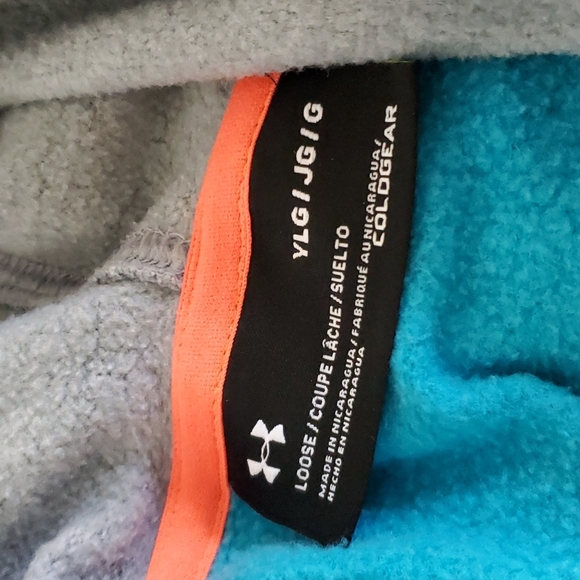 UNDER ARMOUR hoodie.    #3973 - Picture 6 of 6